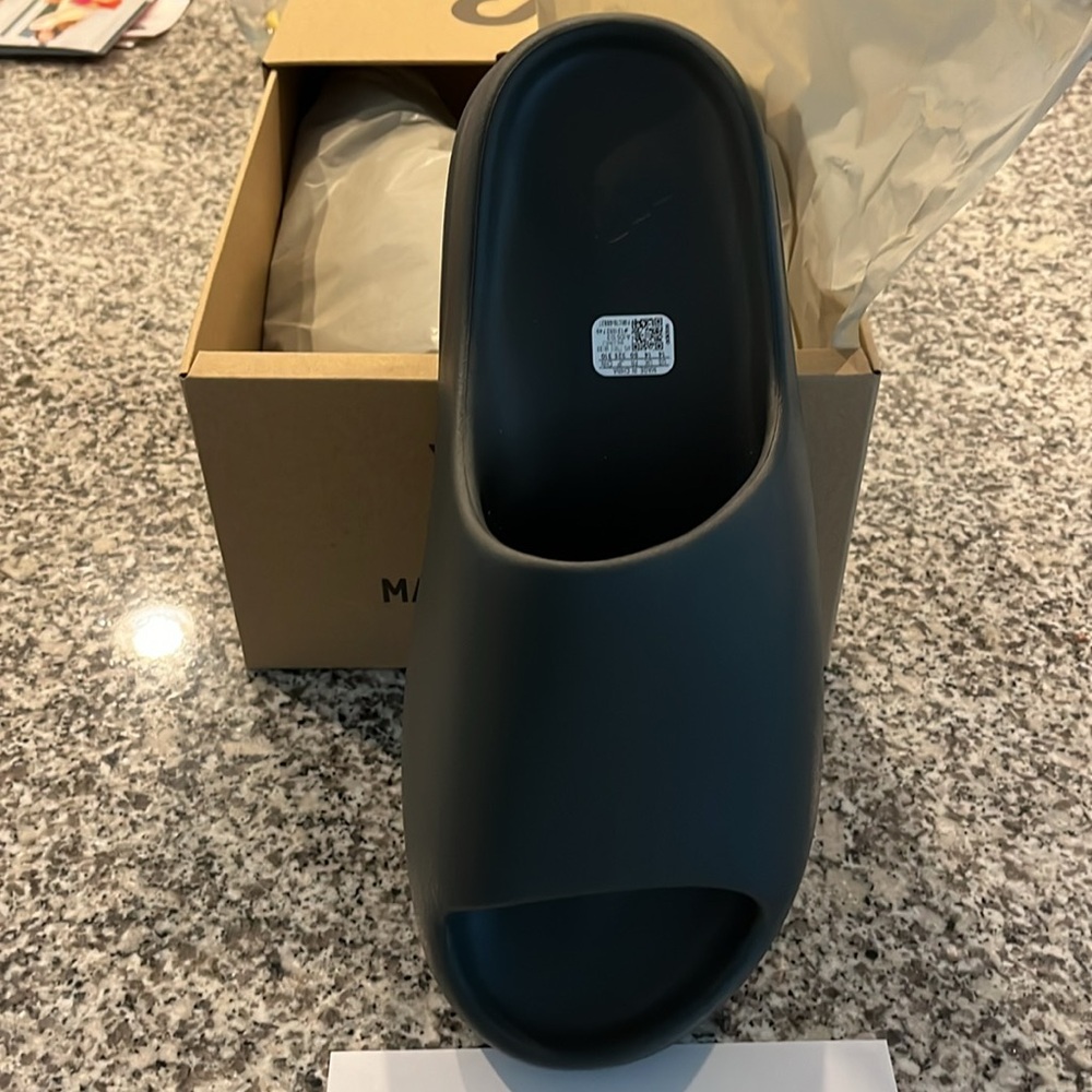 Adidas Yeezy YZY slide Onyx- ID5103- size 14